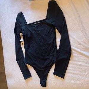 Babaton aritzia squareneck bodysuit